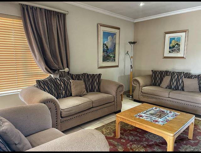 4 BEDROOM HOUSE FOR SALE IN THREE RIVERS EAST